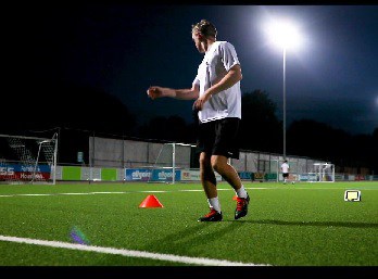 Vororientierung Fussball, Schulterblick trainieren, Soccerkinetics Fußballtraining